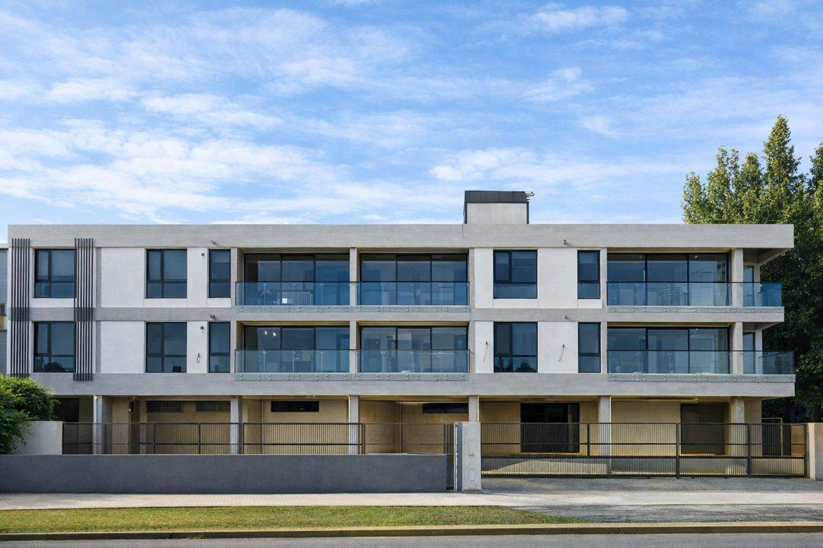 Foto de VENTA DPTO 3 AMB CON PATIO- COCHERA PARQUE LINEAL, imagen 2