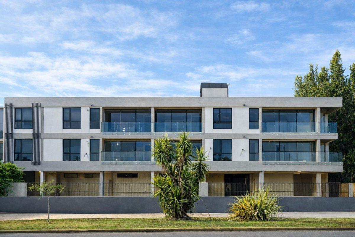 Foto de VENTA DPTO 3 AMB CON PATIO- COCHERA PARQUE LINEAL, imagen 3