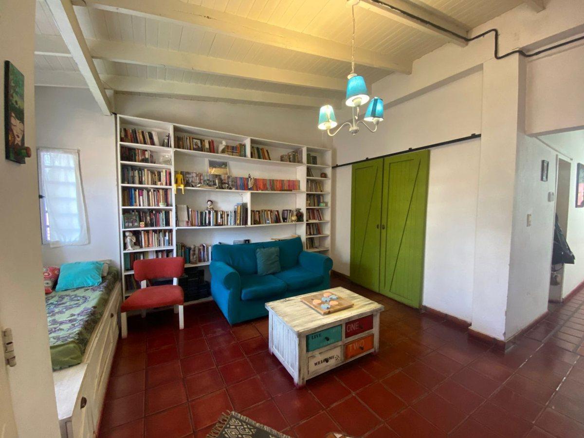 Foto de VENTA CASA 4 AMB. C/ PILETA Y PARQUE. QUILMES., imagen 5