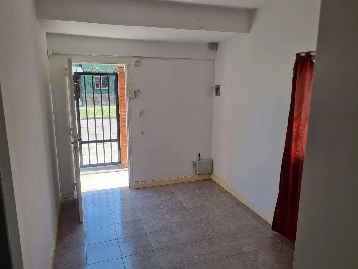 VENTA CASA 3 AMBIENTES, BERAZATEGUI. 3