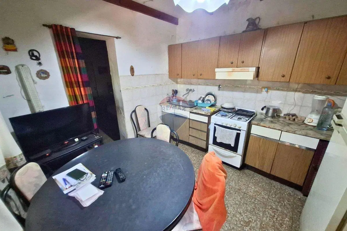 VENTA CASA 3 AMB CON GALPÓN Y JARDÍN QUILMES 8