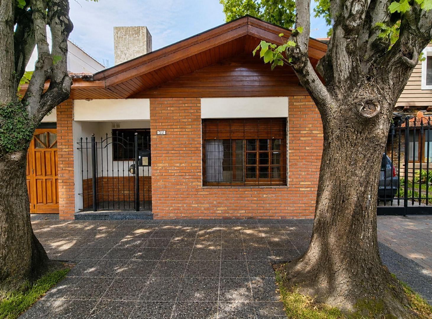 Foto de CASA 4 AMBIENTES CON GARAJE Y PATIO EN QUILMES, imagen 3