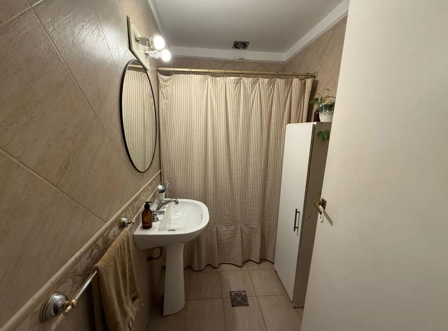 VENTA CASA 3 AMB CON  PARQUE, PARRILLA QUILMES 3