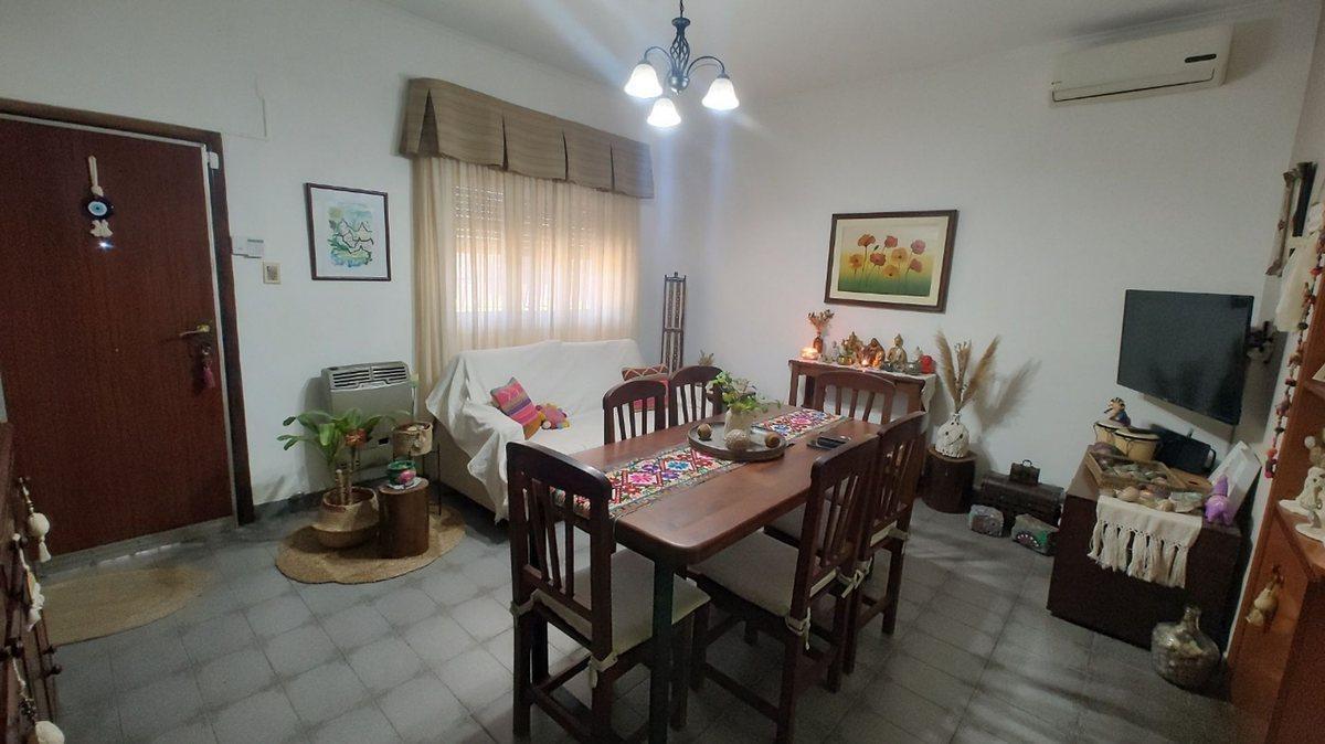 Foto de VENTA CASA 3 AMB COCHERAS/QUINCHO PATIO AVELLANEDA, imagen 4