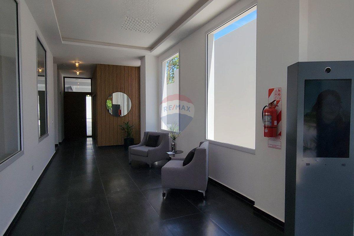Foto de VENTA DEPTO 2 AMB C/COCHERA A ESTRENAR EN QUILMES, imagen 3