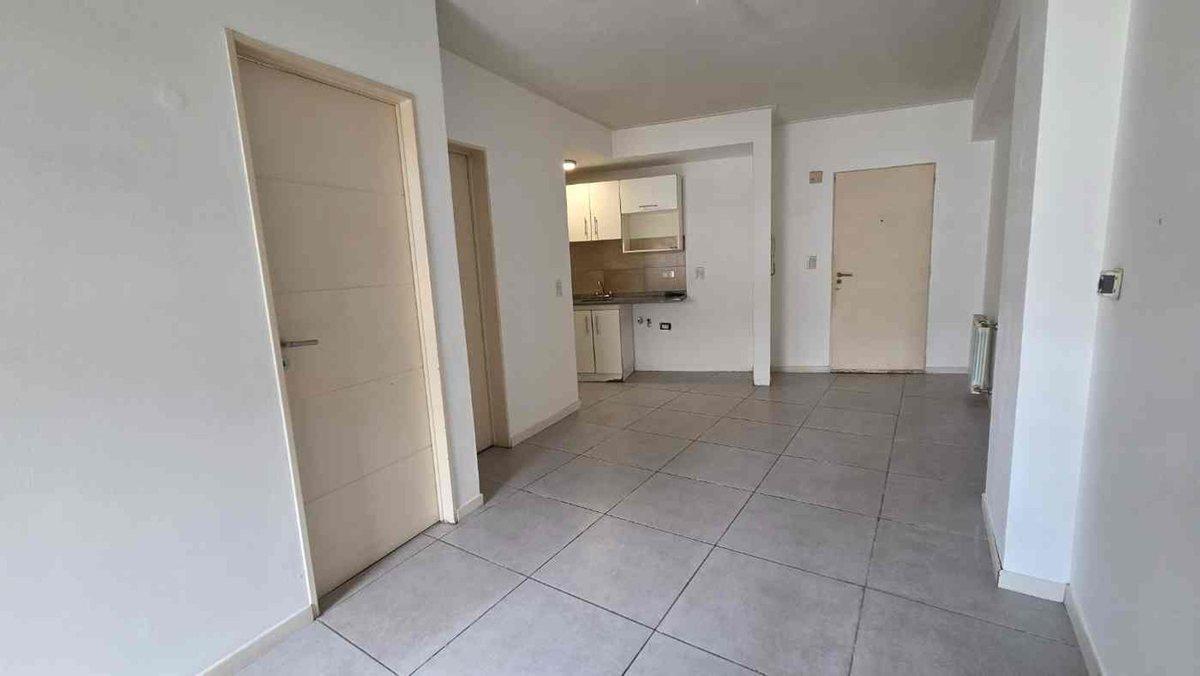 Foto de VENTA DPTO 2 AMB COCHERA BERNAL CENTRO, imagen 3