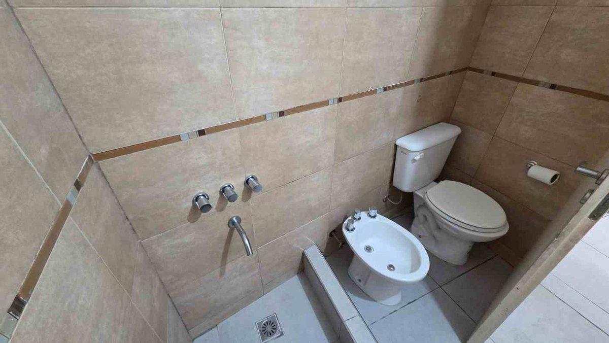 Foto de VENTA DPTO 2 AMB COCHERA BERNAL CENTRO, imagen 5