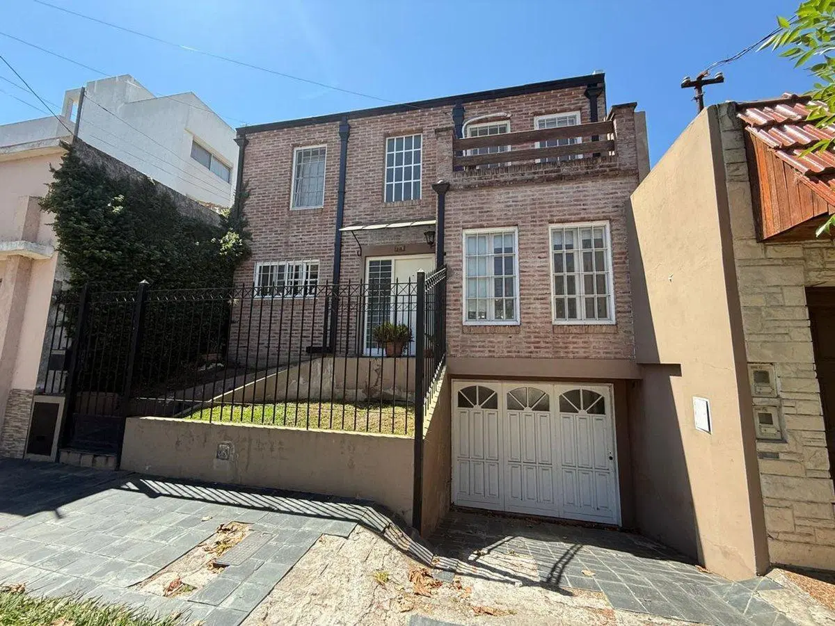 VENTA CASA 4 AMB COCHERA BERNAL APTO CREDITO 4