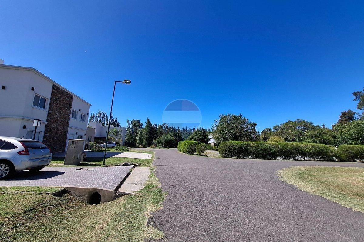 Foto de Venta Casa 4 ambientes Barrio La Reserva de Hudson, imagen 2