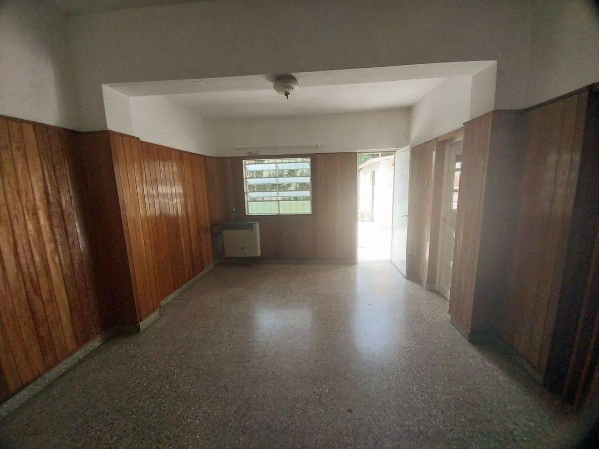 Foto de VENTA CASA 4 AMB CON PATIO Y COCHERA QUILMES, imagen 3