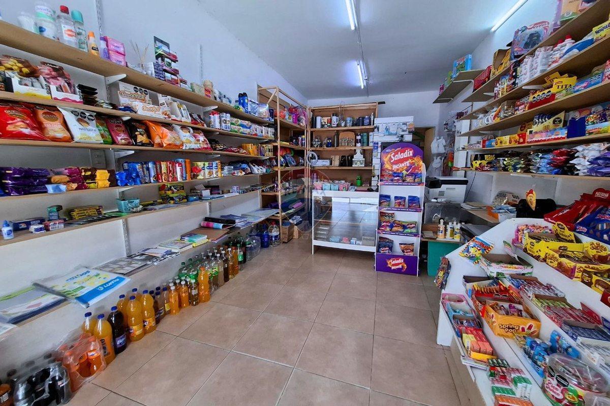 Foto de LOCAL EN VENTA QUILMES OESTE - EXCELENTE UBICACION, imagen 2