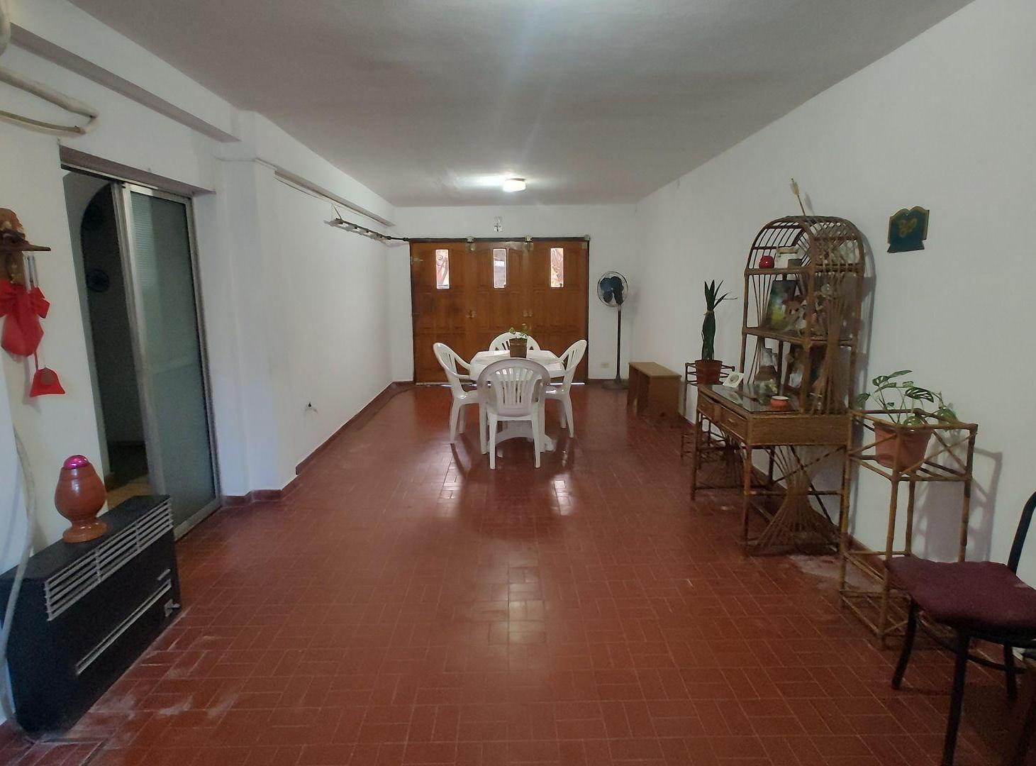 Foto de VENTA PH 4 AMB COCHERA PATIO REMEDIOS DE ESCALADA, imagen 5