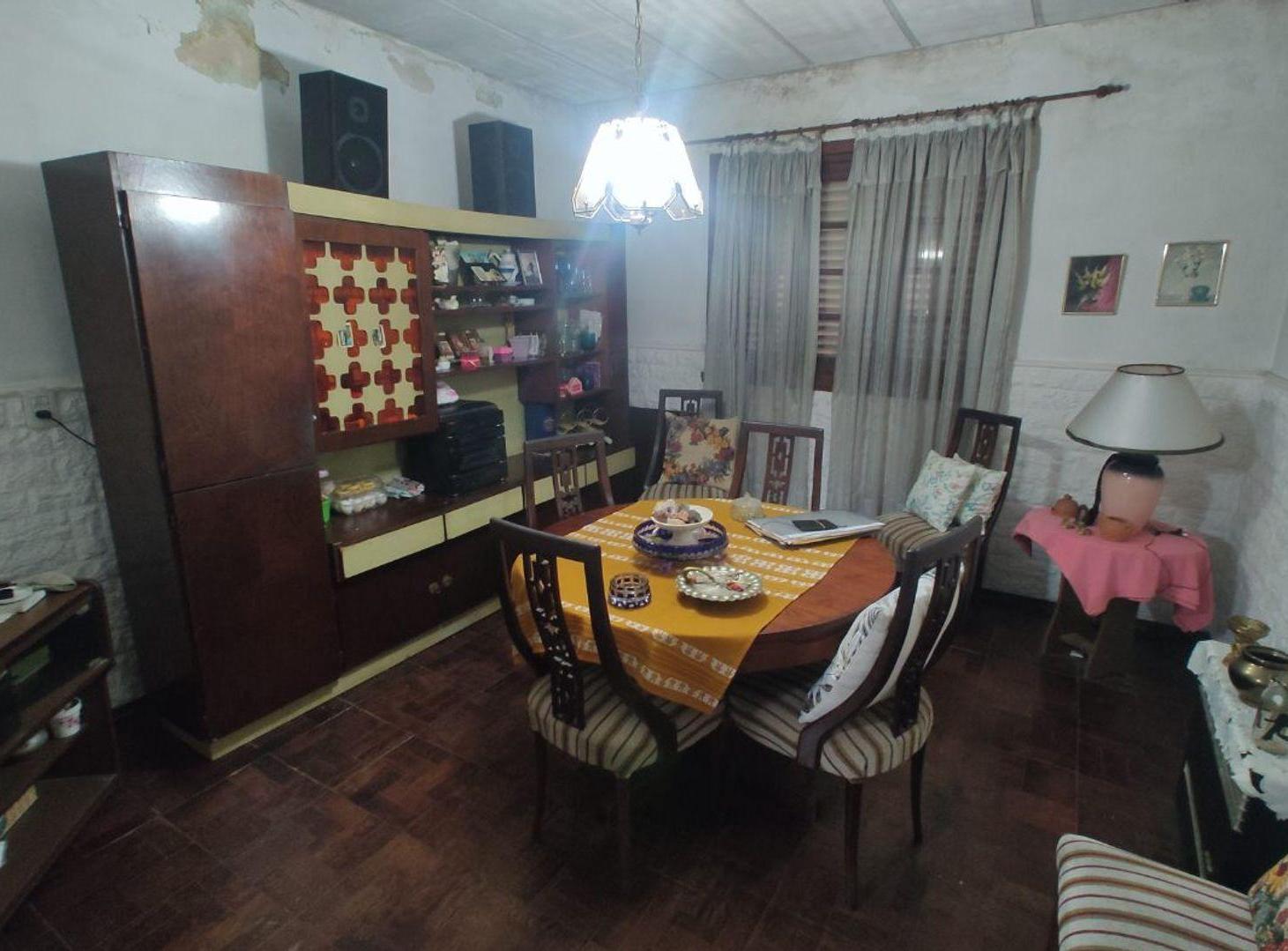 Foto de VENTA PH 4 AMB COCHERA PATIO REMEDIOS DE ESCALADA, imagen 1