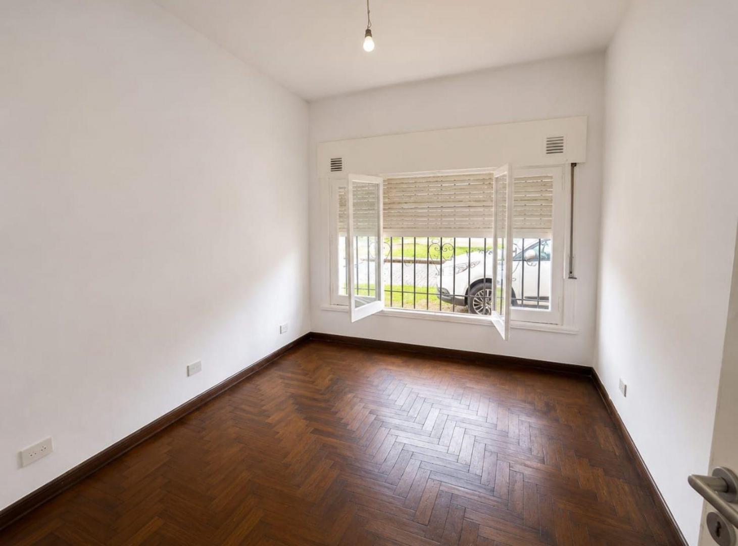 Foto de VENTA PH 3 AMB. CON COCHERA REMEDIOS ESCALADA, imagen 2