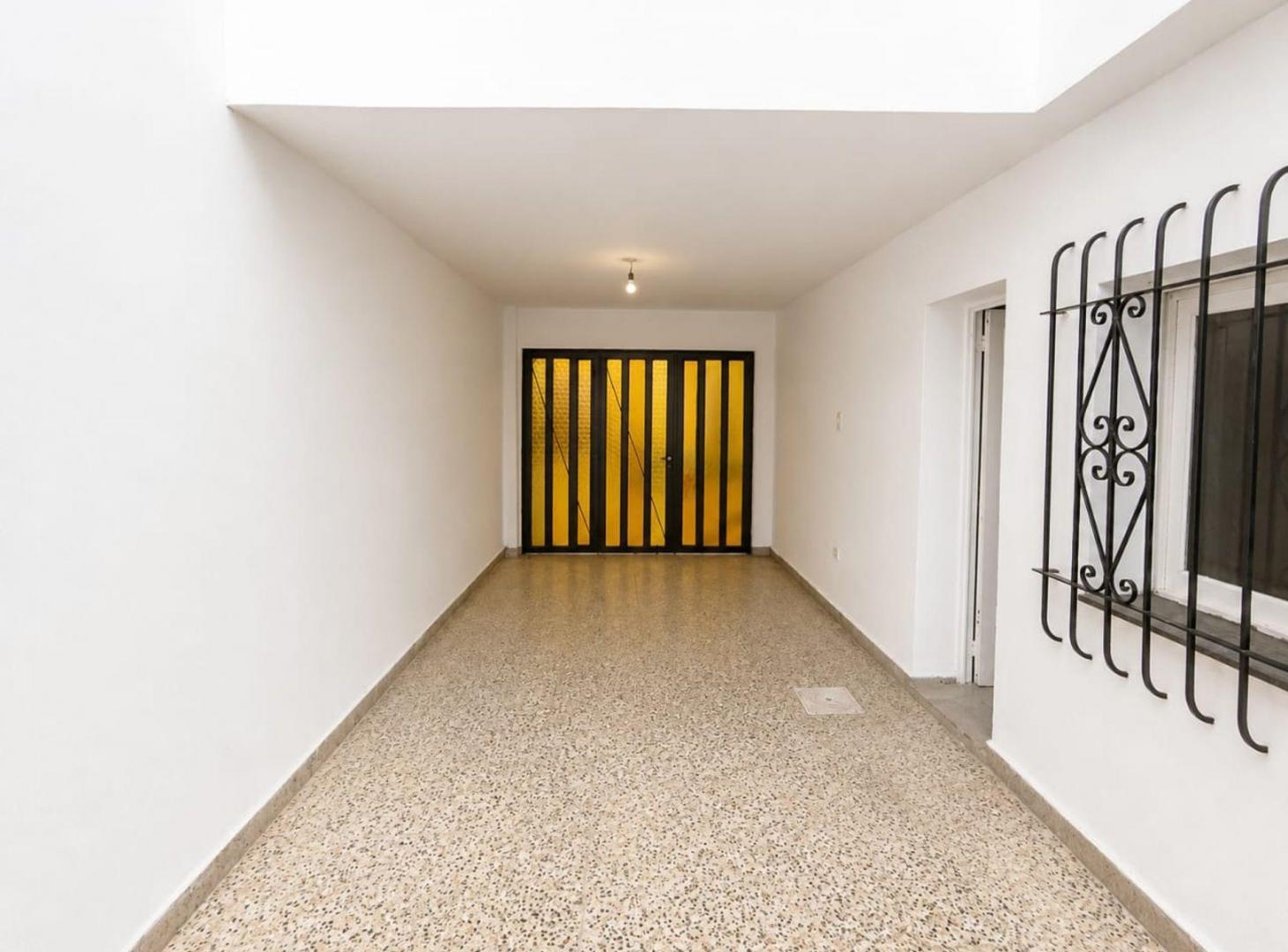 Foto de VENTA PH 3 AMB. CON COCHERA REMEDIOS ESCALADA, imagen 5