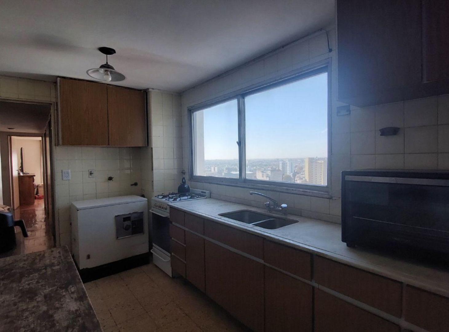 Foto de DEPARTAMENTO 4 AMB VENTA AVELLANEDA PISO ALTO, imagen 4