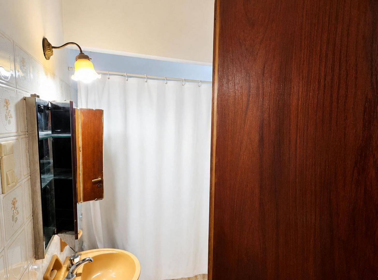 Foto de CASA 4 AMBIENTES CON COCHERA EN VENTA, imagen 2