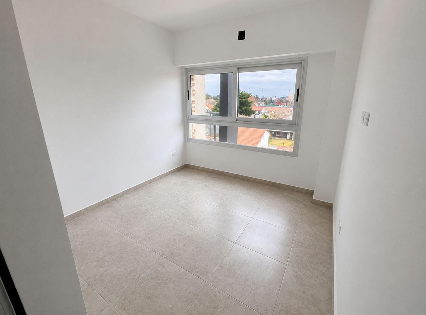 Foto de DEPTO 3 AMB SEMIPISO EN ALQUILER WILDE CON BALCON, imagen 1