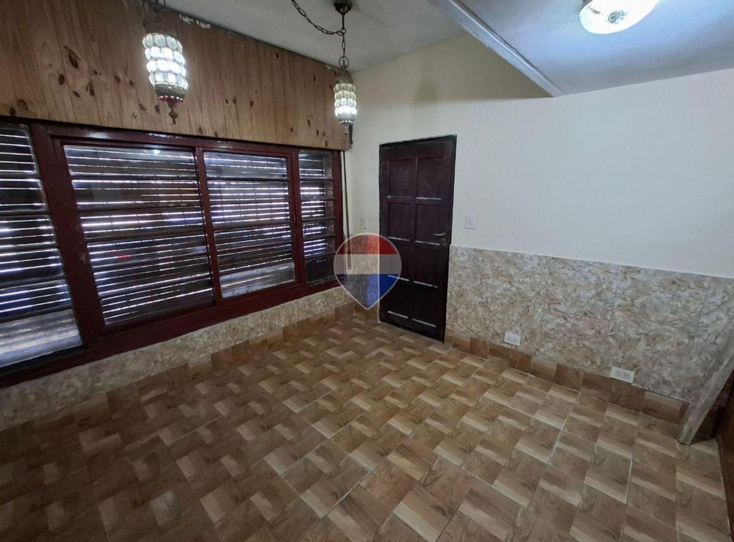 Foto de ALQUILER CASA 4 AMB CON COCHERA QUILMES ESTE, imagen 1