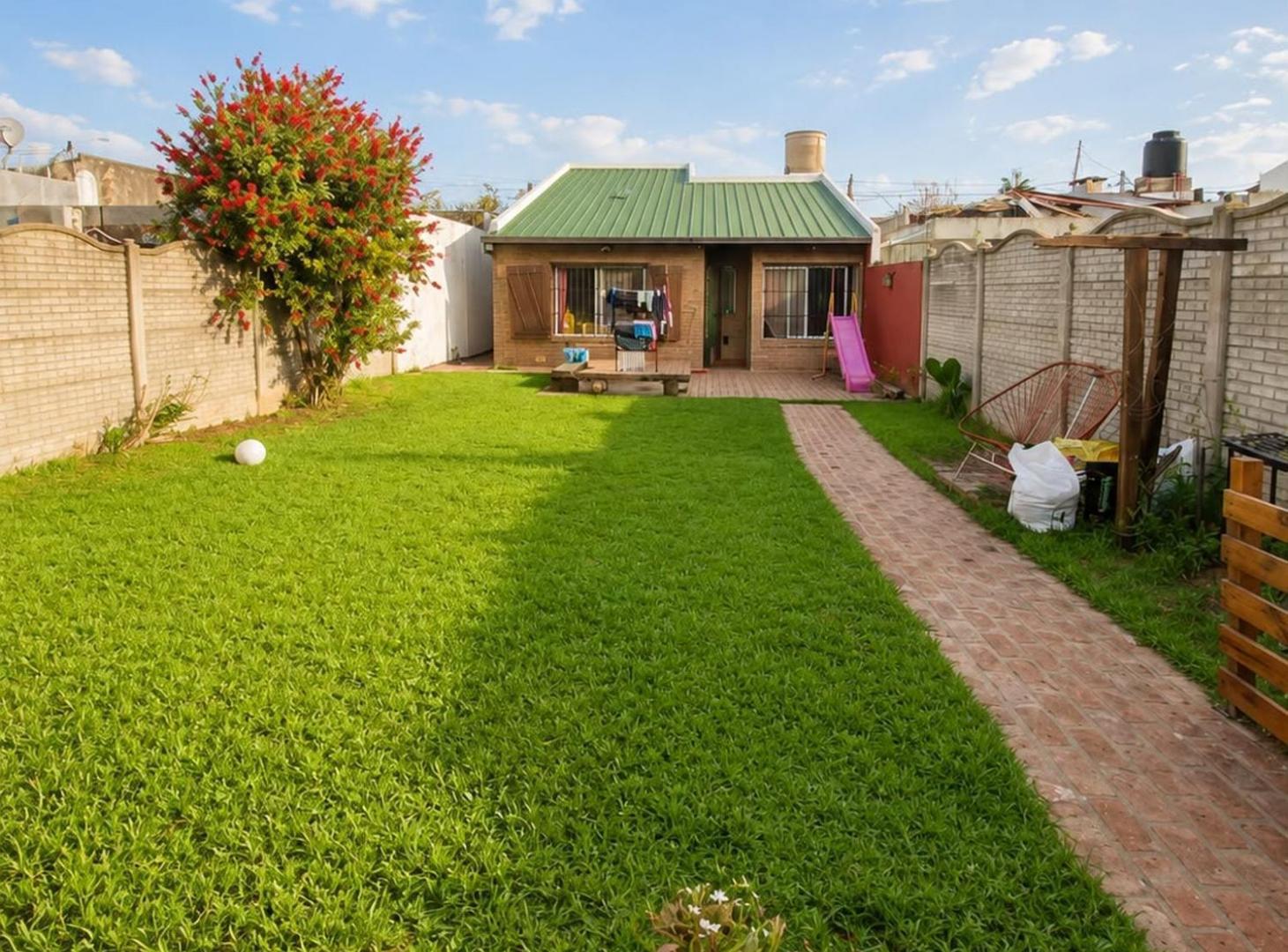 Foto de VENTA CASA 4 AMBIENTES, EZPELETA ESTE., imagen 1