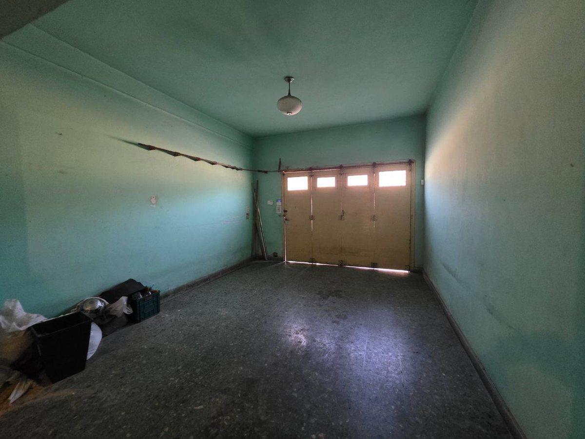 Foto de Venta Casa 7 ambientes con cochera Sarandí, imagen 1