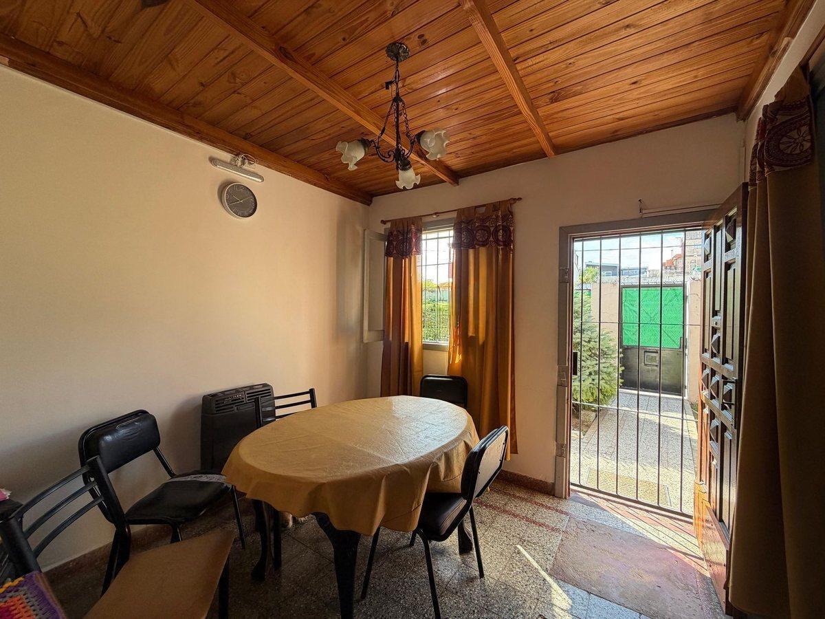 Foto de VENTA CASA Y LOTE EN SARANDI, imagen 2