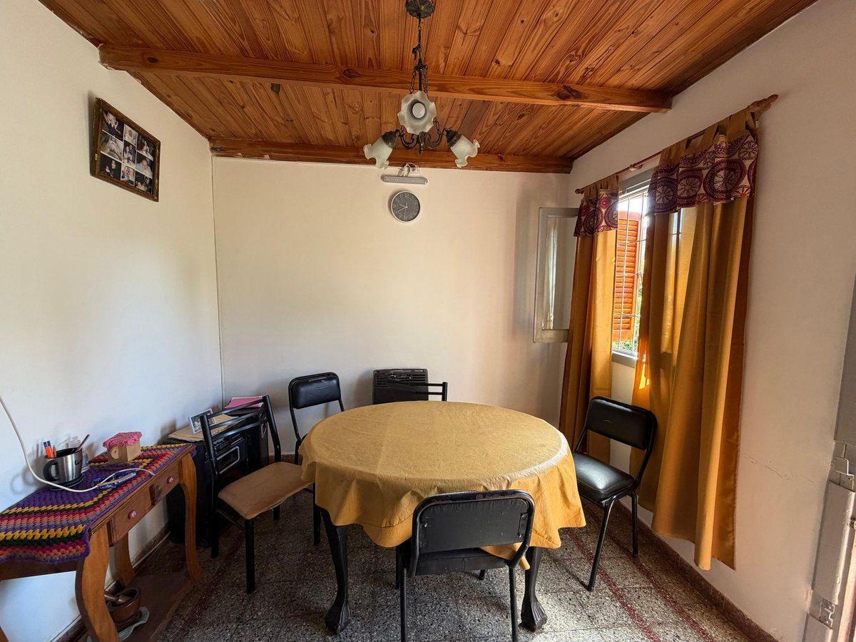 Foto de VENTA CASA Y LOTE EN SARANDI, imagen 1