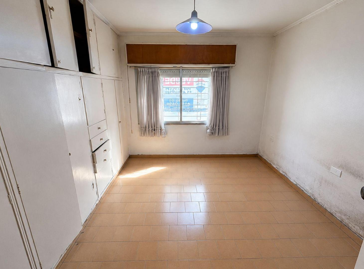 Foto de VENTA CASA 3 AMBIENTES COCHERA BERNAL CON TERRAZA, imagen 4