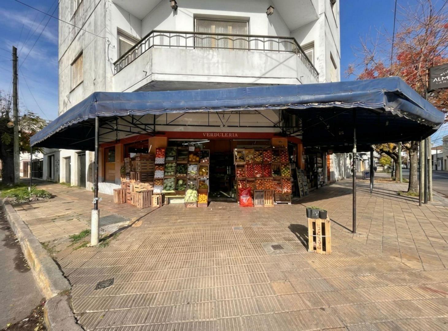 Foto de VENTA LOCAL QUILMES O. Lamadrid y Arist. del Valle, imagen 1