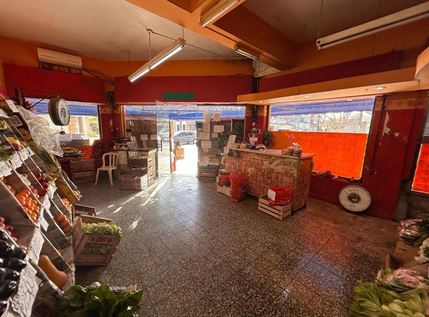 Foto de VENTA LOCAL QUILMES O. Lamadrid y Arist. del Valle, imagen 3