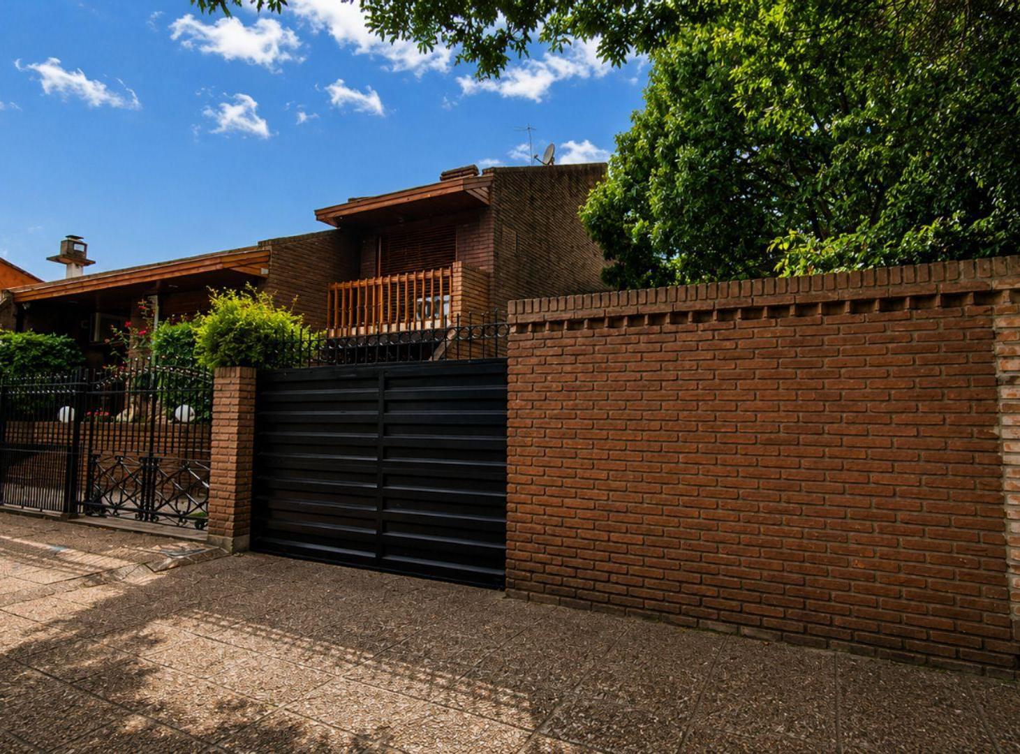 Foto de VENTA CASA 5 AMB CON PISICINA, QUINCHO, COCHERA, imagen 1