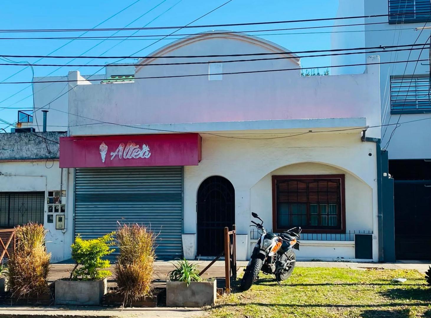 Foto de Casa 5 Amb + Local (ó Cochera muy amplia) QUILMES, imagen 2