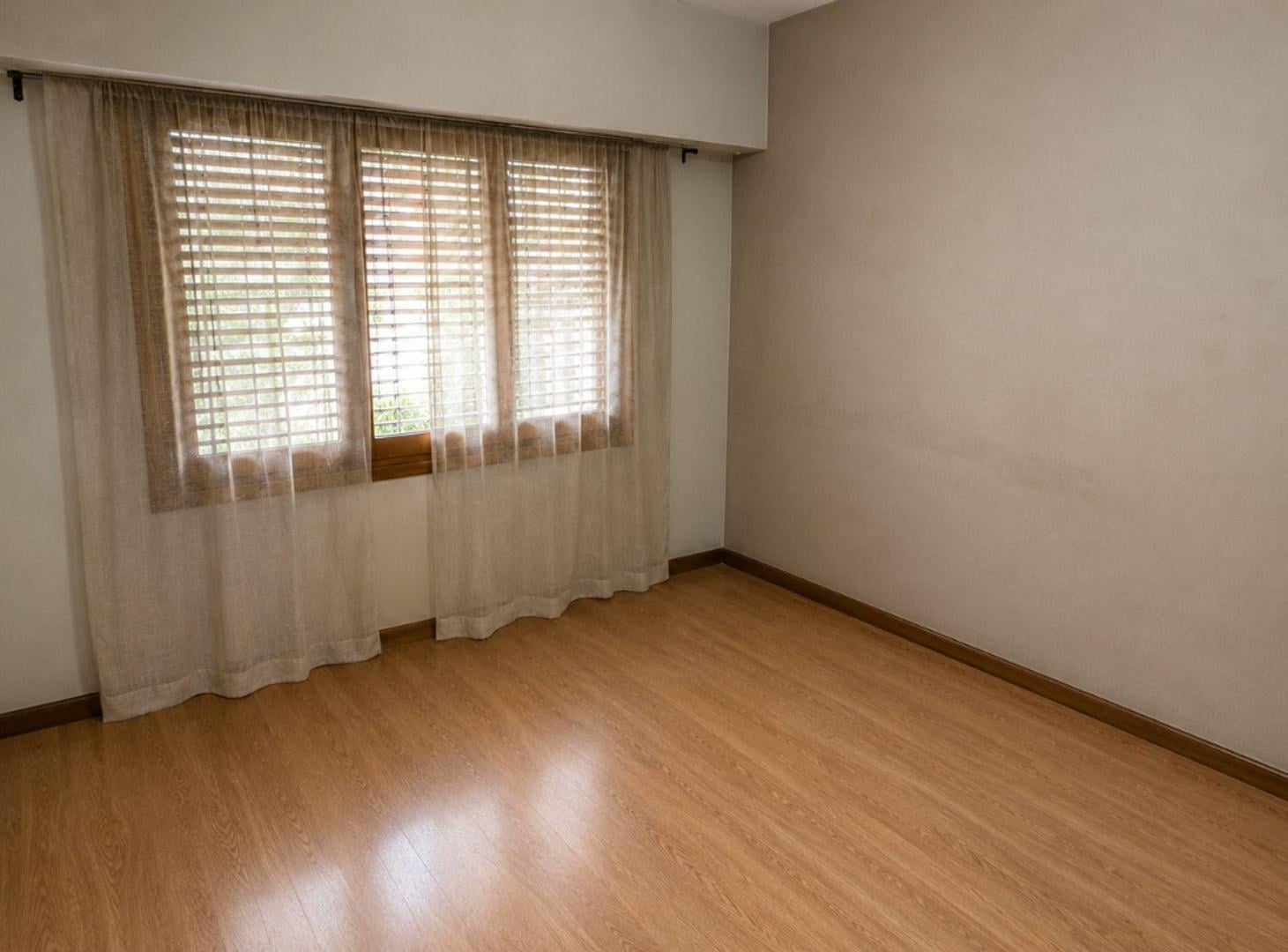 Foto de CASA 4 AMBIENTES EN QUILMES OESTE EN VENTA, imagen 1