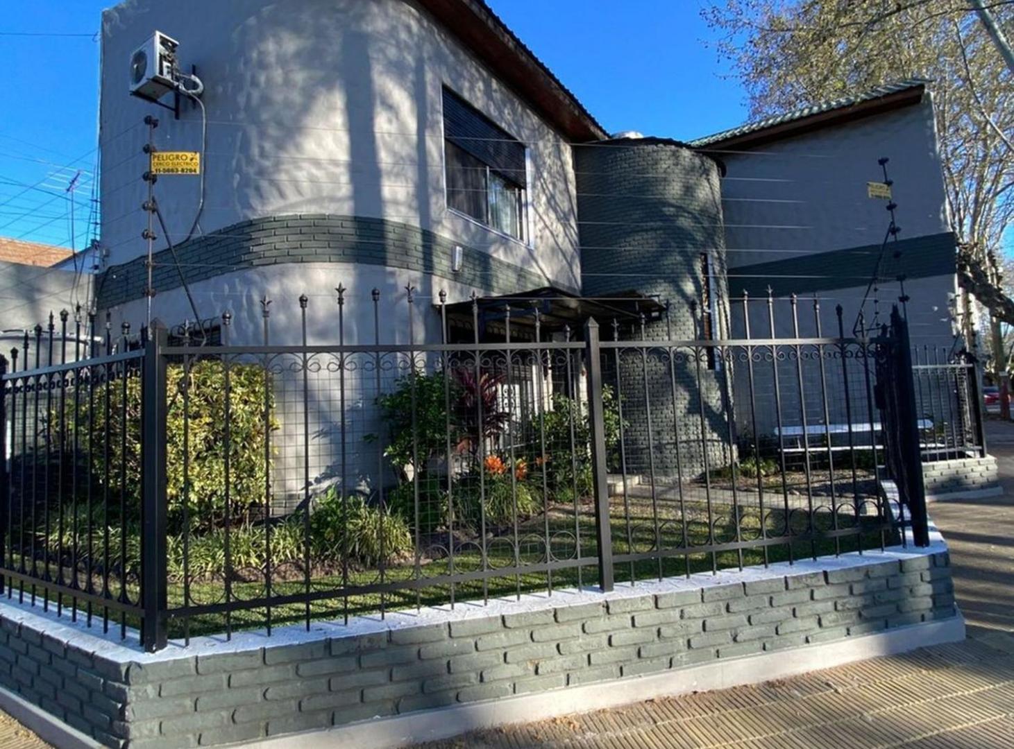 Foto de VENTA CASA 4 AMB. PATIO Y COCHERA. DON BOSCO, imagen 3