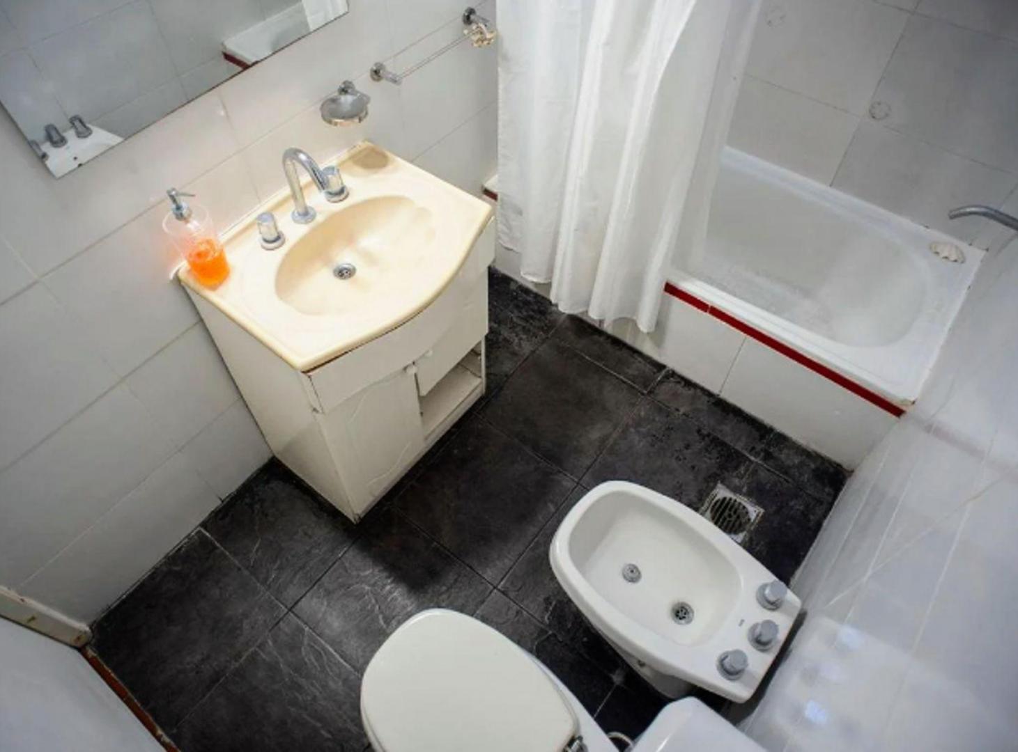 Foto de VENTA CASA 4 AMB CON PARQUE RANELAGH, BERAZATEGUI, imagen 3