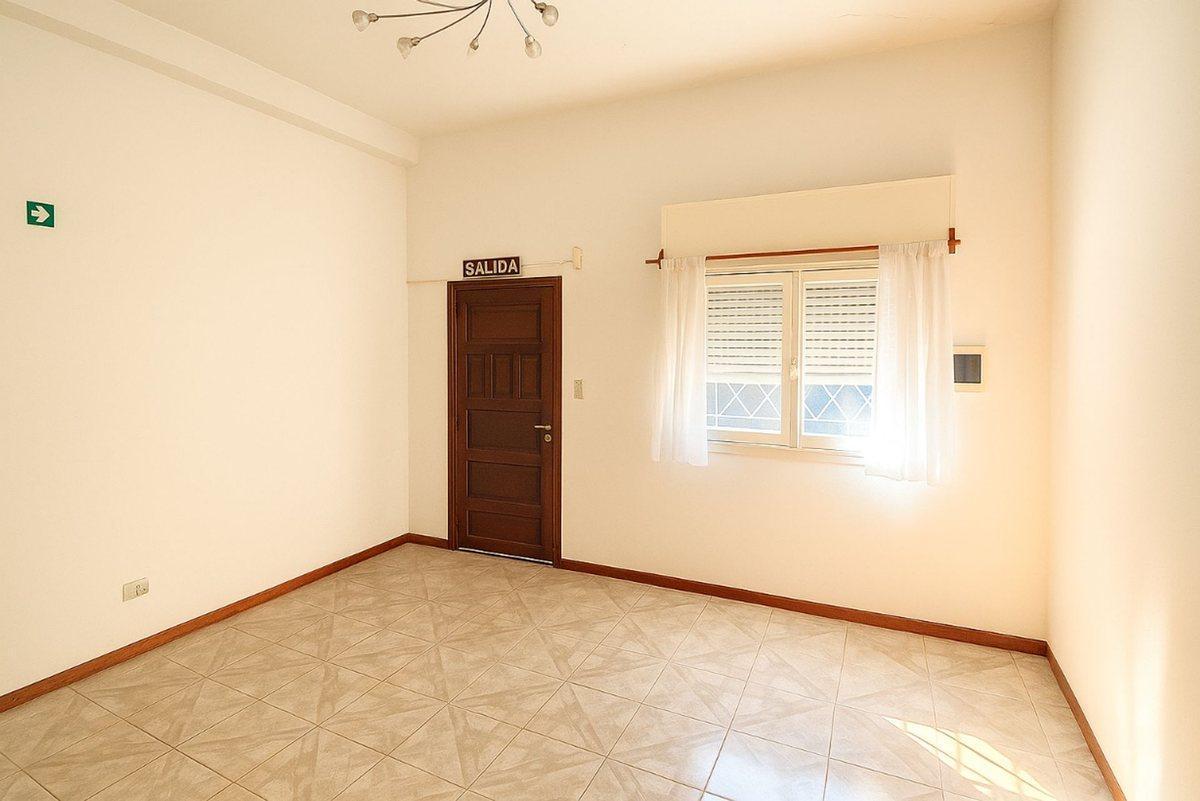 Foto de Casa en venta apto profesional oficina berazategui, imagen 3