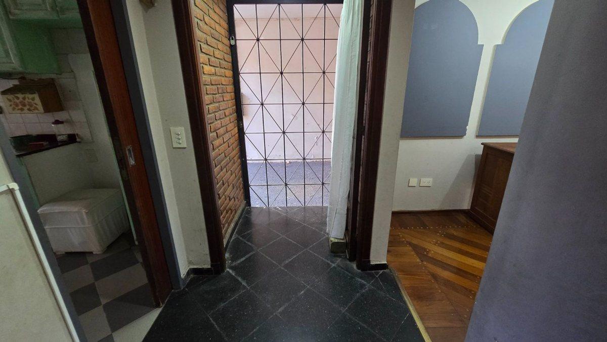 Foto de VENTA CASA 5 AMB. PILETA QUINCHO QUILMES, imagen 1