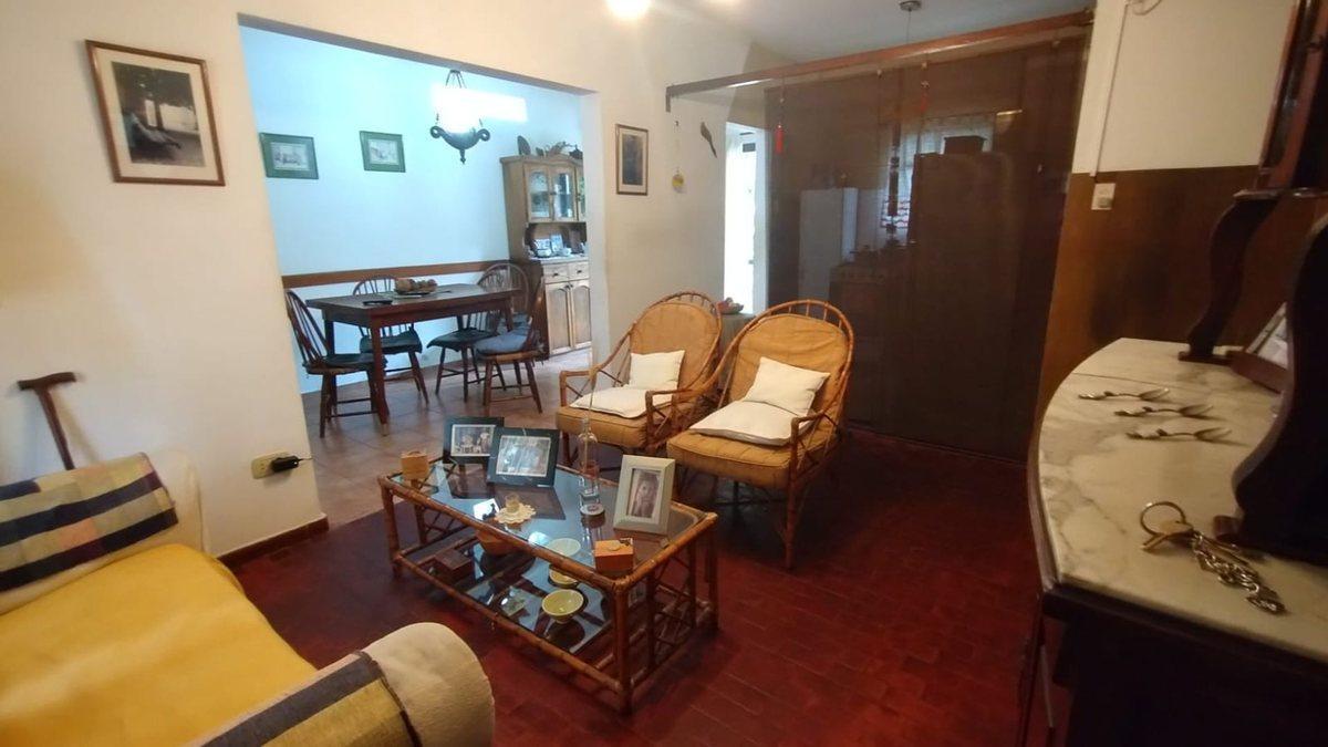 Foto de Venta casa 3 ambientes con jardín en Bernal, imagen 3
