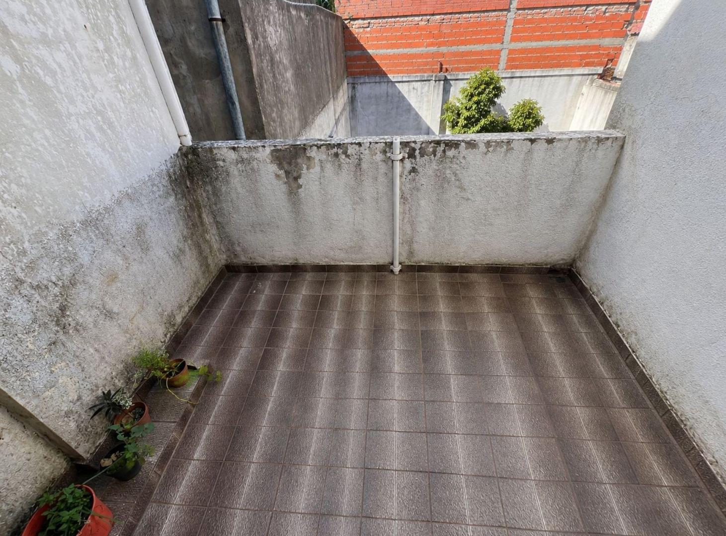 Foto de VENTA DE PH 4 AMB CON COCHERA EN BERNAL, imagen 1