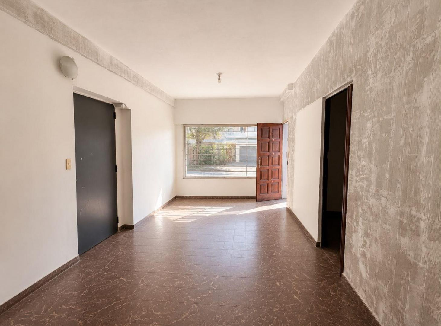Foto de VENTA CASA 3 AMBIENTES, QUILMES OESTE., imagen 1