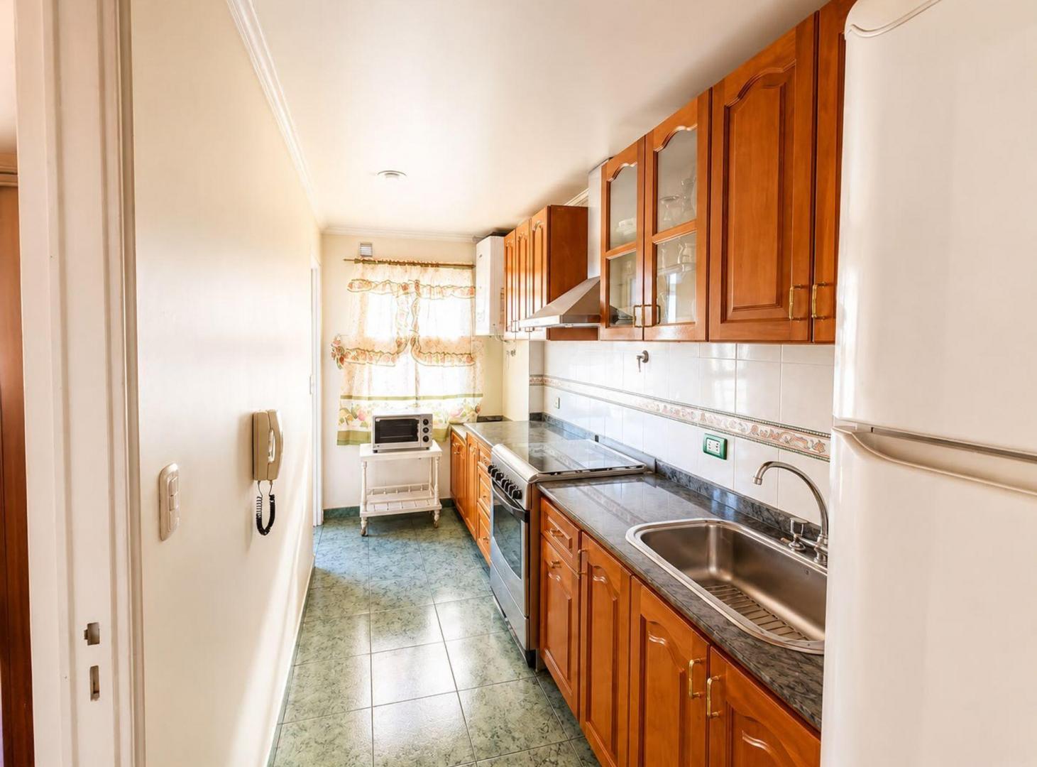 Foto de VENTA DEPTO. 3 AMB.CON COCHERA EN TORRE DE FIERRO, imagen 4