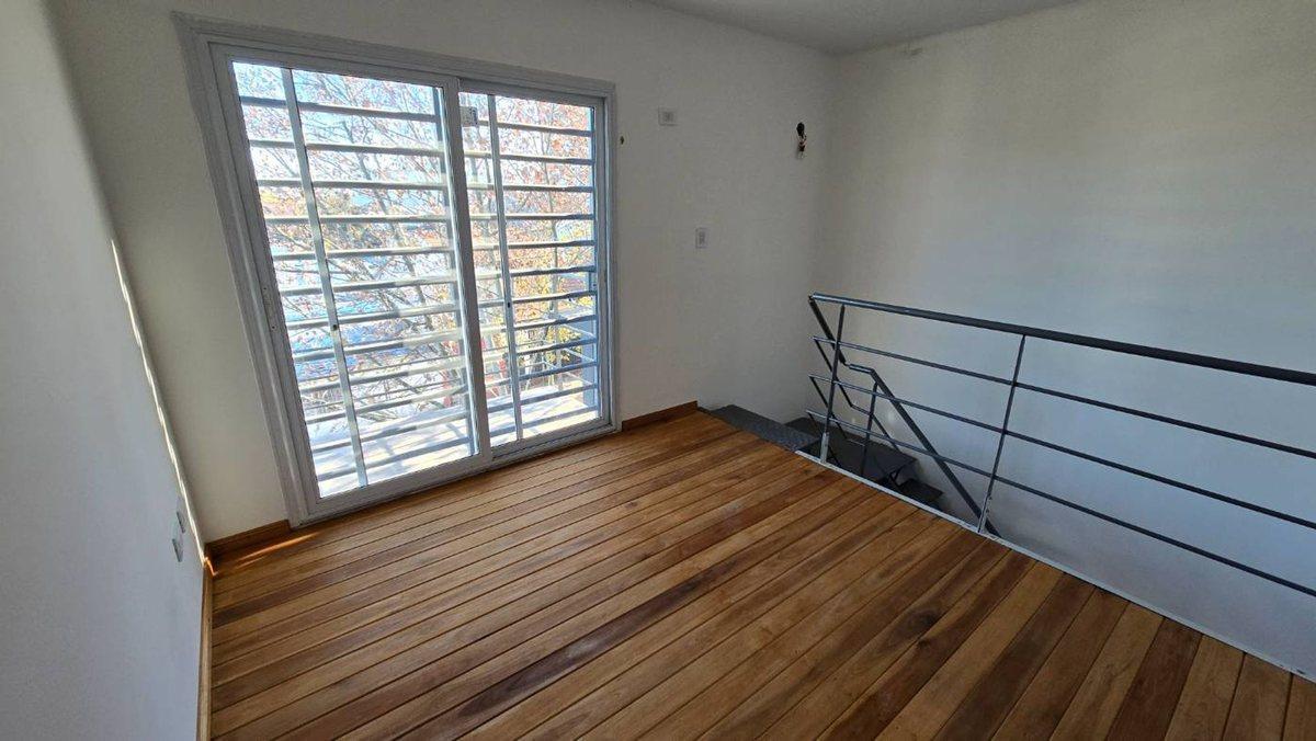 Foto de ALQUILER DEPTO 2 AMB DUPLEX BERNAL, imagen 4