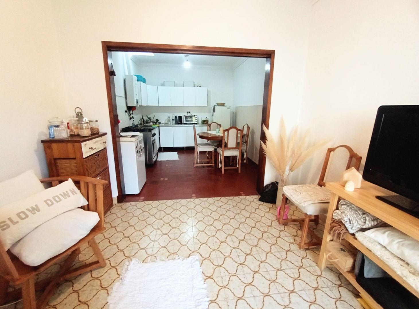Foto de VENTA CASA 3 AMB CON PATIO BERNAL OESTE, imagen 3