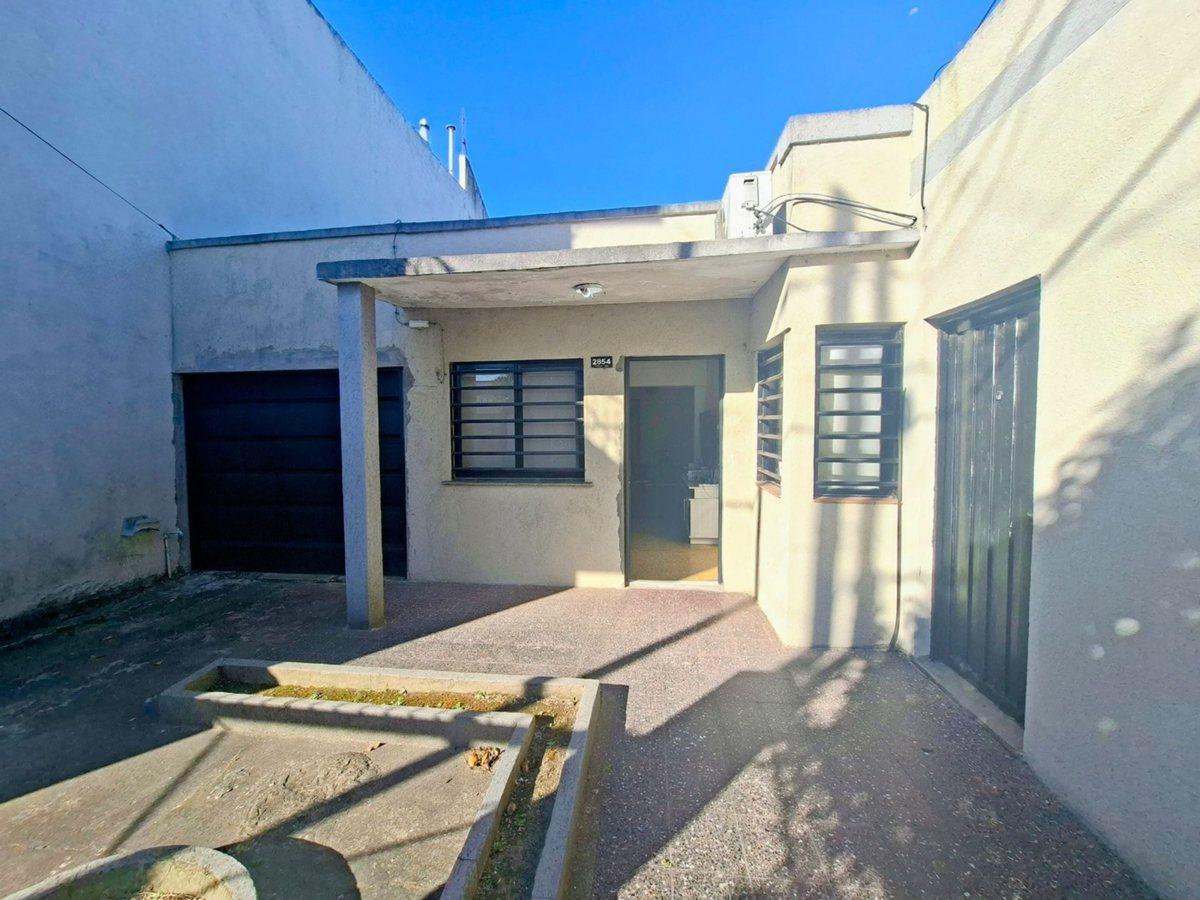 Foto de VENTA CASA 3 AMB CON PATIO Y LOCAL, BERAZATEGUI, imagen 3