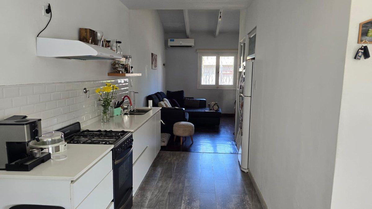 Foto de VENTA CASA 3 AMBIENTES CON COCHERA EN QUILMES, imagen 3