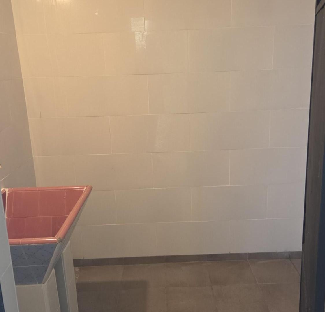 Foto de Alquiler deposito- local coercial en berazategui, imagen 3