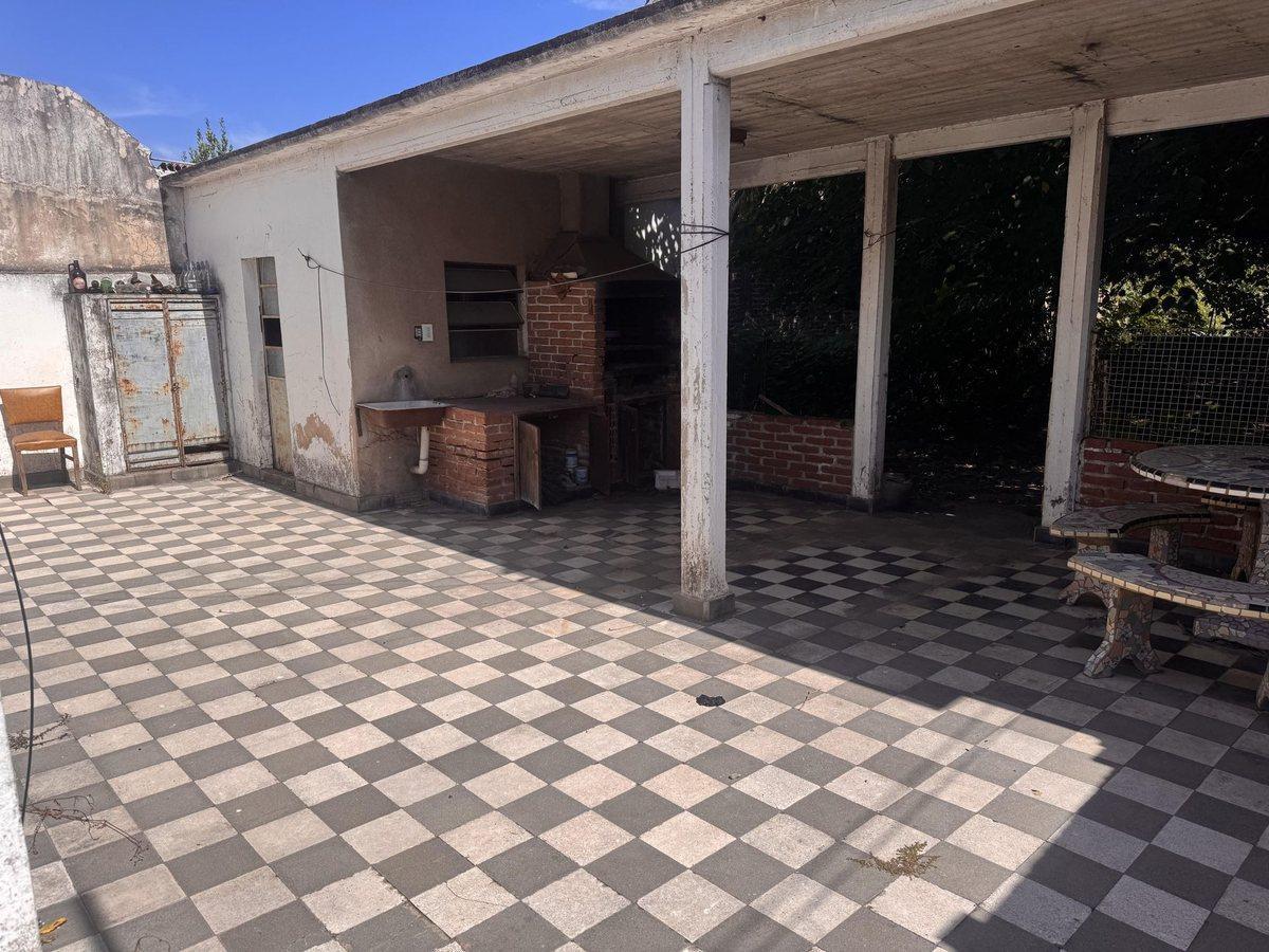 Foto de VENTA CASA 3 AMB BERAZATEGUI A RECICLAR, imagen 3