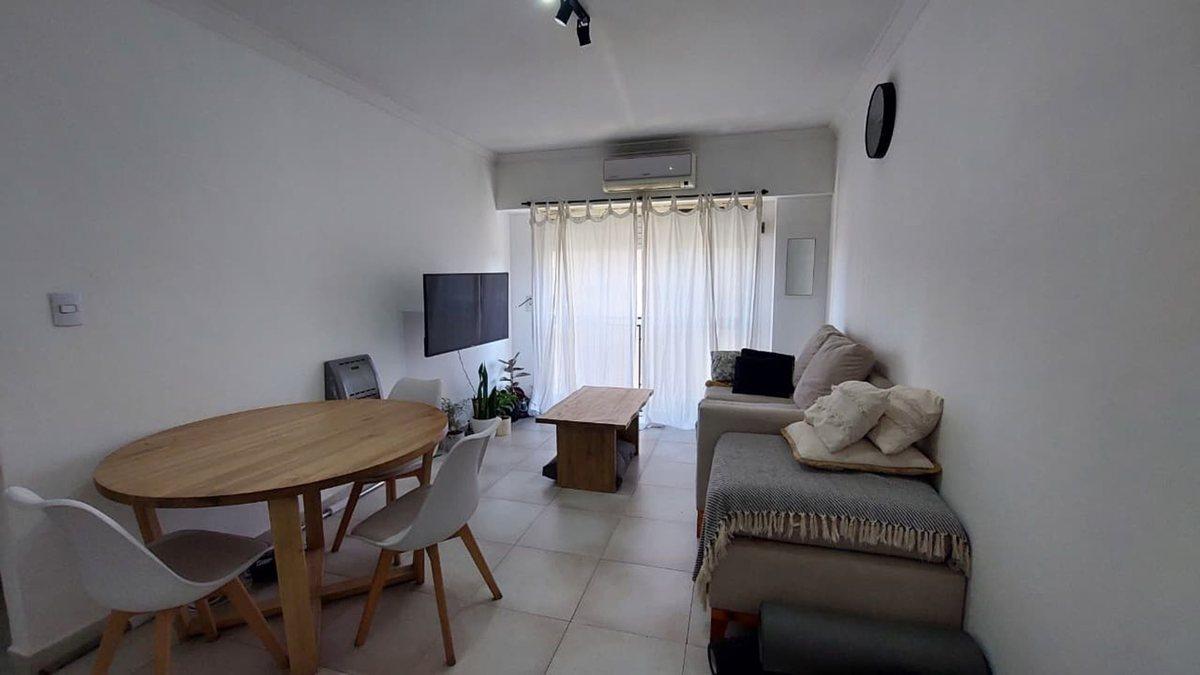 Foto de Departamento ALQUILER dos ambientes Bernal Centro, imagen 1