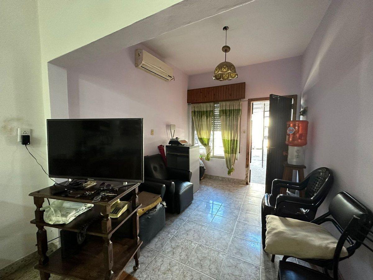 Foto de VENTA CASA 3 AMB. y 2 DEPTOS. 2 AMB. EN EZPELETA, imagen 4