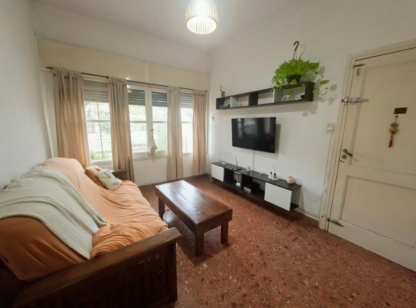 Foto de VENTA CASA 3 AMB CON PARQUE BERNAL OESTE, imagen 5